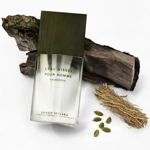 Issey Miyake L'Eau D'Issey Pour Homme Eau&Cedre Eau De Toilette Intense - Luxezine